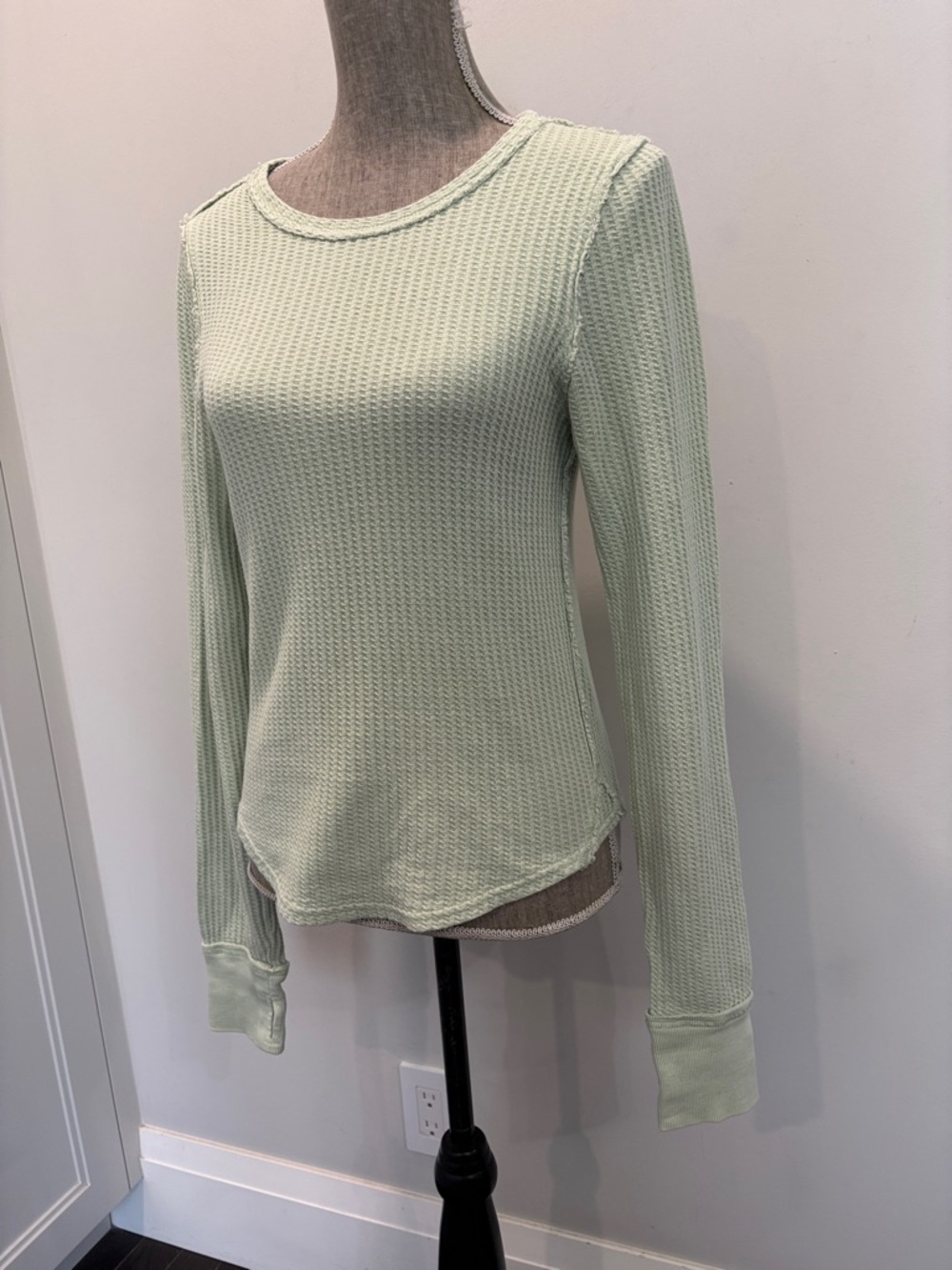 We The Free Green Thermal Thumb Hole Waffle Top Small - Picture 4 of 13